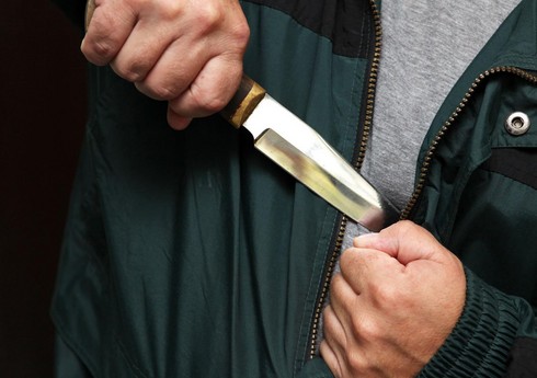 Gəncədə sürücülər arasında mübahisə olub, bıçaqlanan var Gəncədə sürücülər arasında mübahisə olub, bıçaqlanan var