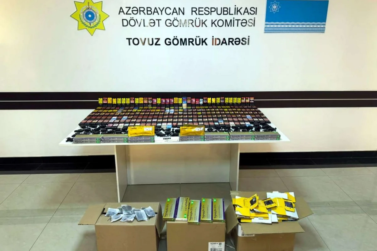 Gömrükdə qanunsuz yük ələ keçirildi - 243 mobil telefon və dərmanlar aşkarlanıb