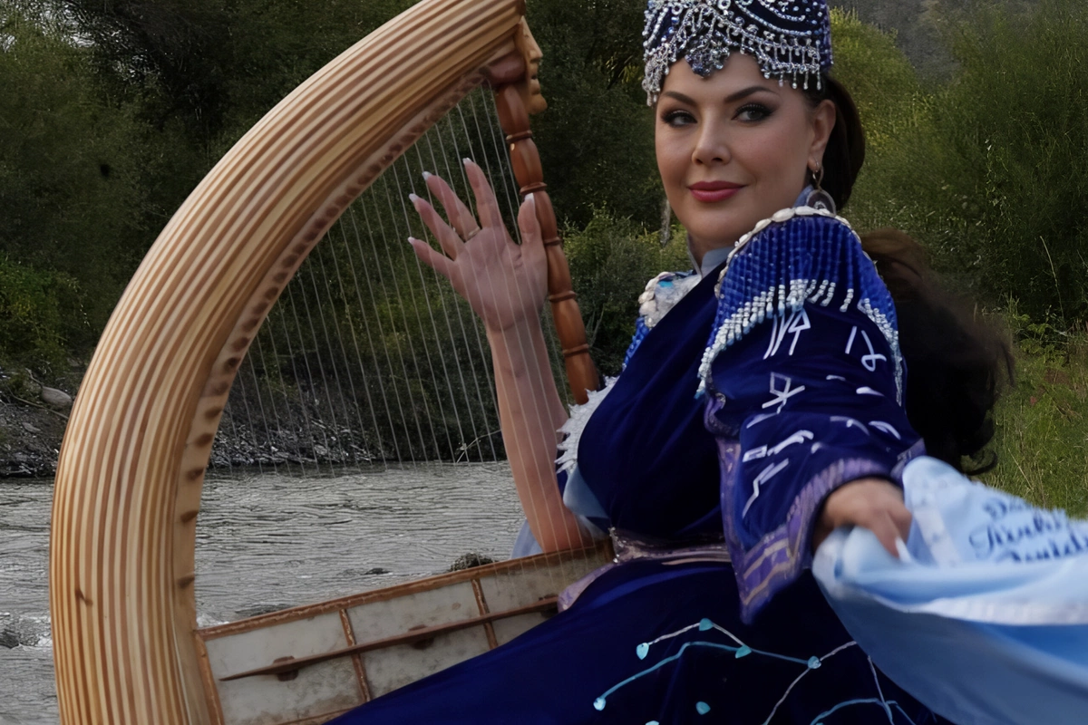 Gülüstan Əliyeva 4 dildə oxuğu mahnını 