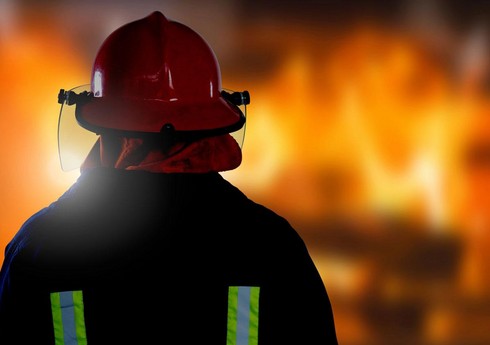 Göygöldə mebel salonu yanır