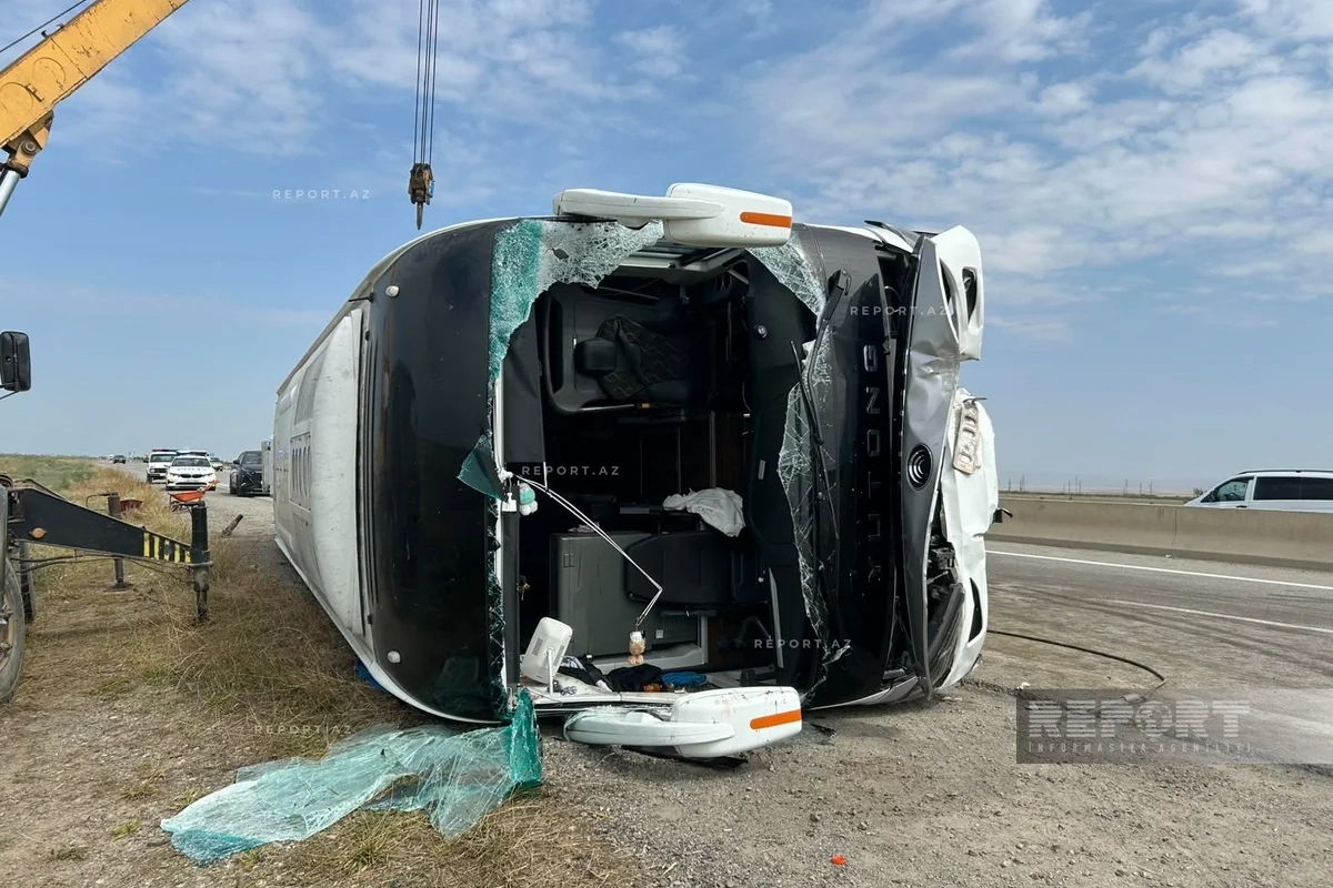 Hacıqabulda sərnişin avtobusu aşıb, 21 nəfər xəsarət alıb Hacıqabulda sərnişin avtobusu aşıb, 21 nəfər xəsarət alıb