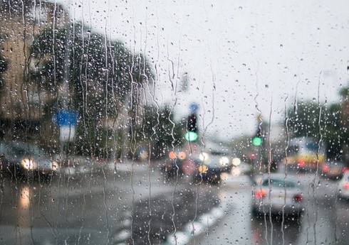 Havanın temperaturu aşağı düşəcək, yağış yağacaq