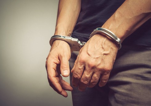 Hədə-qorxu ilə vətəndaşlardan pul tələb edən kanal rəhbəri saxlanılıb