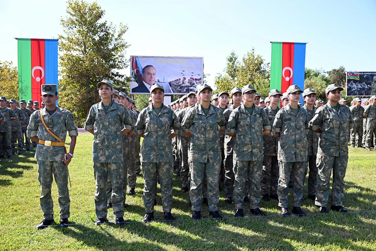 Heydər Əliyev adına Hərbi İnstitutda gənc kursantların andiçmə mərasimi keçirilib Heydər Əliyev adına Hərbi İnstitutda gənc kursantların andiçmə mərasimi keçirilib