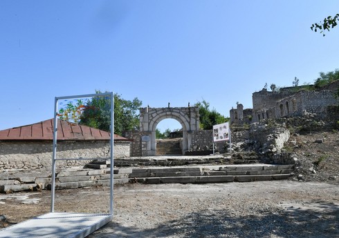 Heydər Əliyev Fondu Üzeyir Hacıbəylinin Şuşadakı ev-muzeyinin bərpasına başlayıb