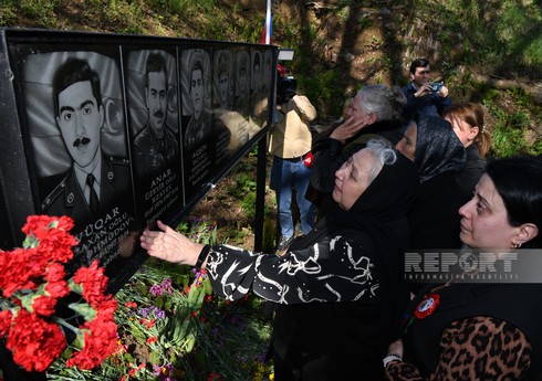 Şəhid kəşfiyyatçının anası: Şəhidlərimiz olmasaydı, Vətənimiz əldən gedərdi