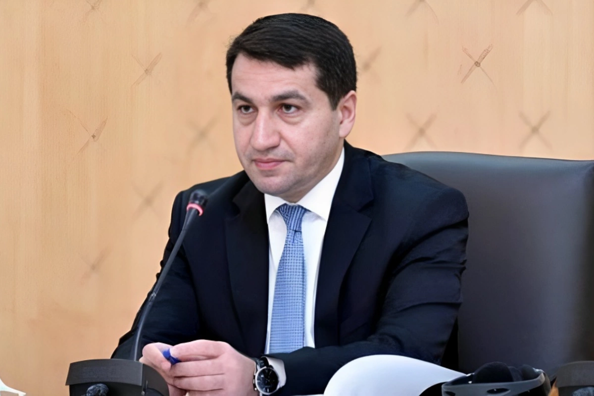 Hikmət Hacıyev: Azərbaycan Ermənistanla sülh prosesini əməli addımlarla sübut edib
