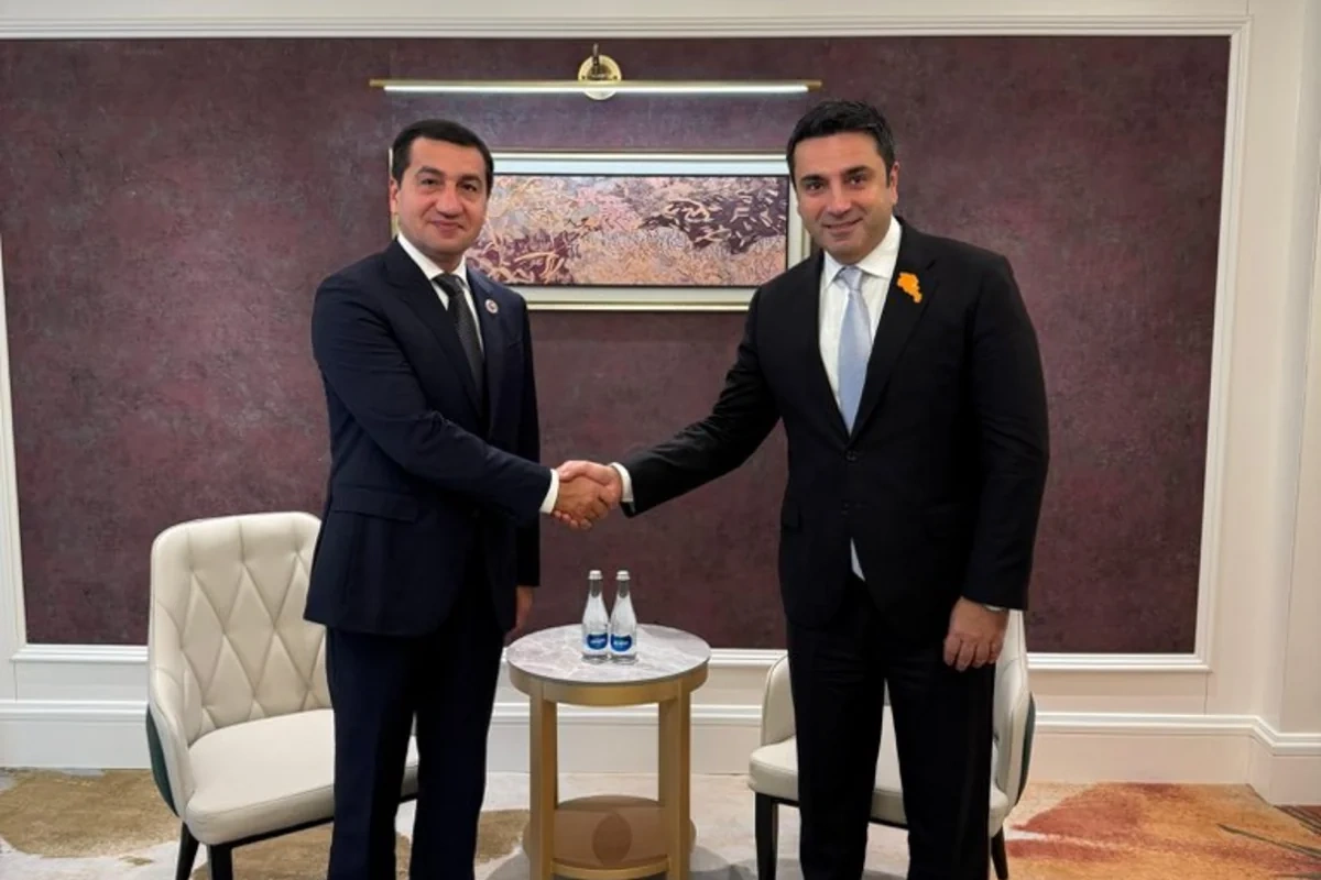Hikmət Hacıyev və Alen Simonyan arasında görüş keçirilib