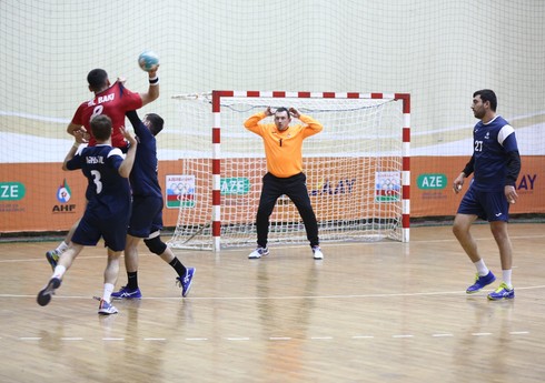 Həndbol üzrə Azərbaycan çempionatında favoritlər qələbə qazanıblar