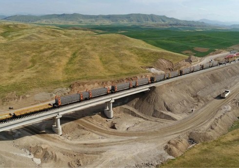 Horadiz-Ağbənd dəmir yolu xəttinin tikinti işlərinin 48 %-i tamamlanıb Horadiz-Ağbənd dəmir yolu xəttinin tikinti işlərinin 48 %-i tamamlanıb