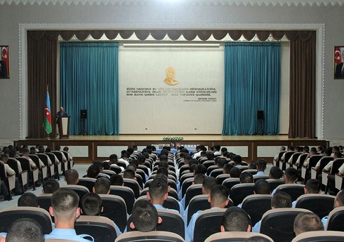 Hərbi institutda hərbi vətənpərvərlik mövzusunda tədbir keçirilib