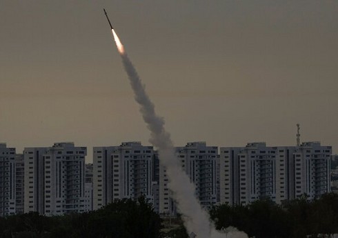 Husilər İsrail paytaxtındakı hava limanına zərbə endiriblər