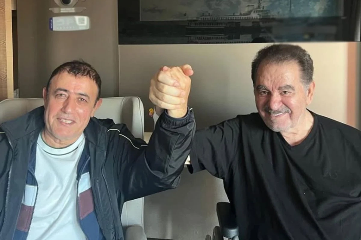 İbrahim Tatlısəs əməliyyatdan sonra ilk dəfə görüntülənib