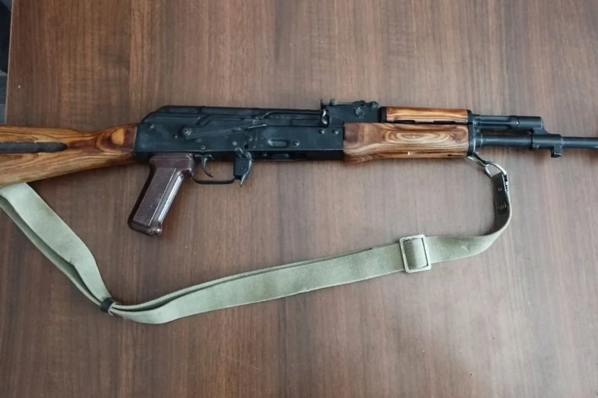 İki gün ərzində qanunsuz saxlanılan 2 avtomat 1 qumbara aşkarlanıb