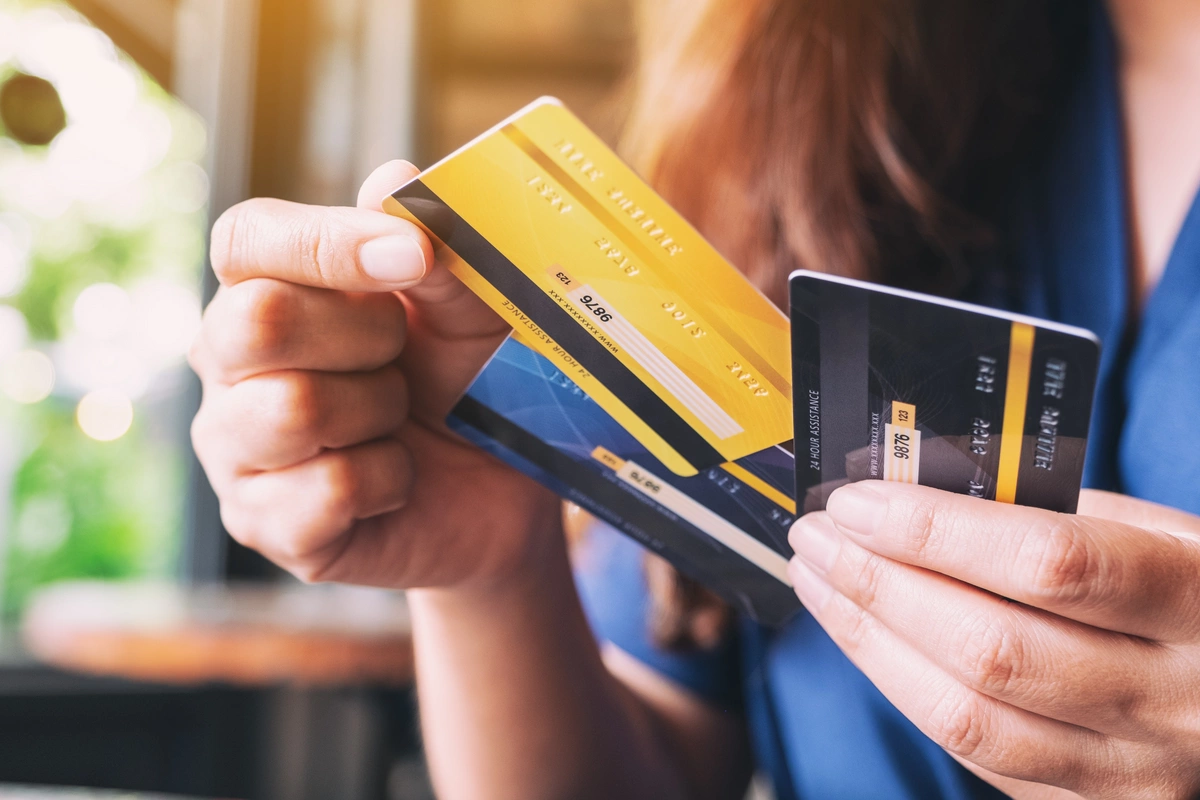 İki gündə vətəndaşların bank kartlarından 5 min 600 manata yaxın pul oğurlanıb