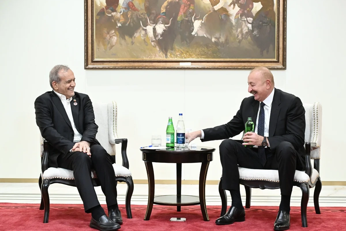 İlham Əliyev Məsud Pezeşkianı 