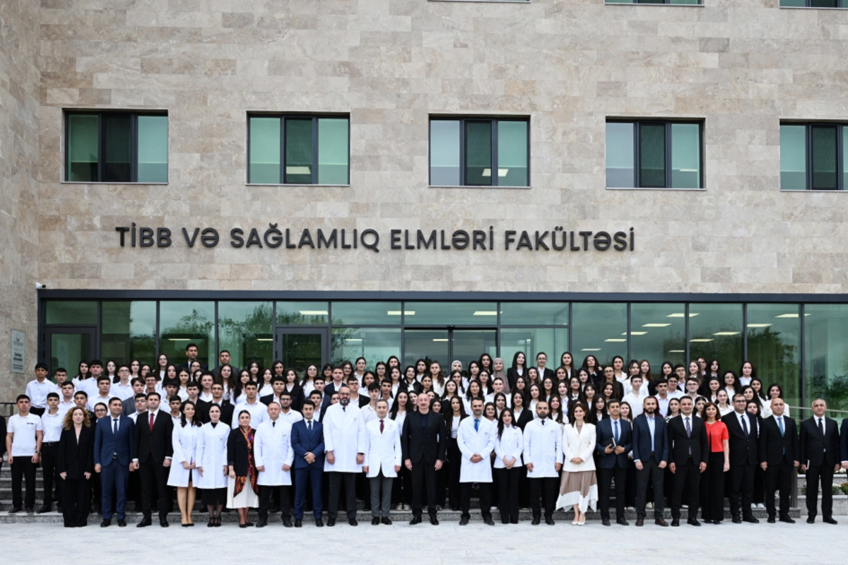 İlham Əliyev Qarabağ Universitetinin Klinikası binasının açılışında iştirak edib İlham Əliyev Qarabağ Universitetinin Klinikası binasının açılışında iştirak edib