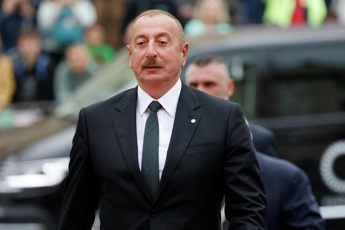 İlham Əliyev sosial şəbəkə hesablarında Dövlət Suverenliyi Günü ilə bağlı paylaşım edib