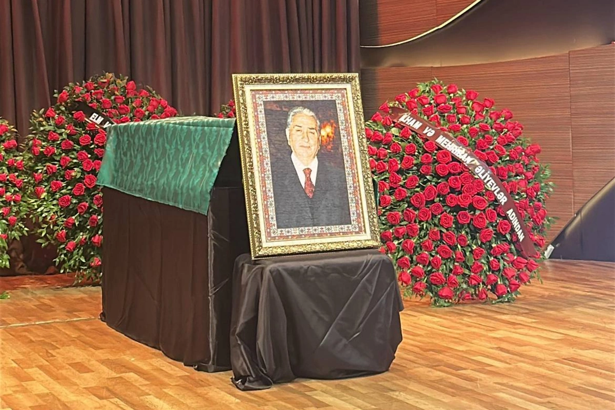 İlham Əliyev və Mehriban Əliyeva Xalq artisti Arif Babayevin vida mərasiminə əklil göndərib