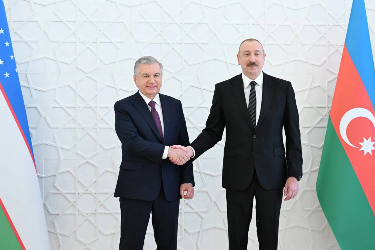 İlham Əliyev və Şavkat Mirziyoyev mətbuata bəyanatlarla çıxış ediblər