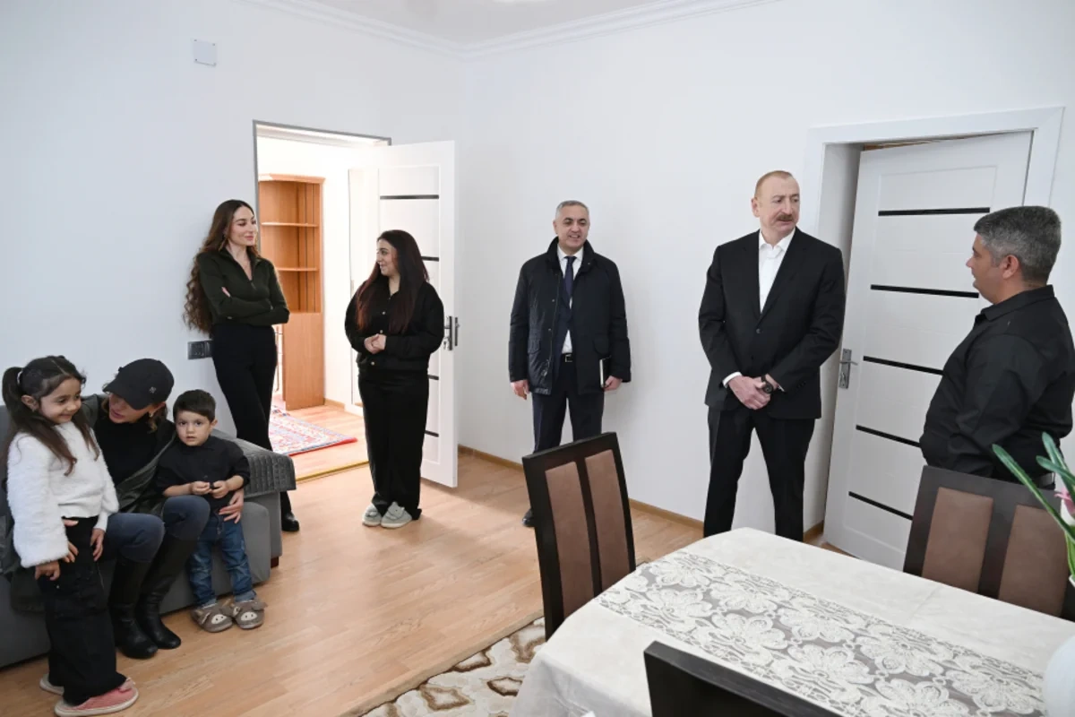 İlham Əliyev Xocalının Xanabad kəndində görülmüş işlərlə tanış olub İlham Əliyev Xocalının Xanabad kəndində görülmüş işlərlə tanış olub