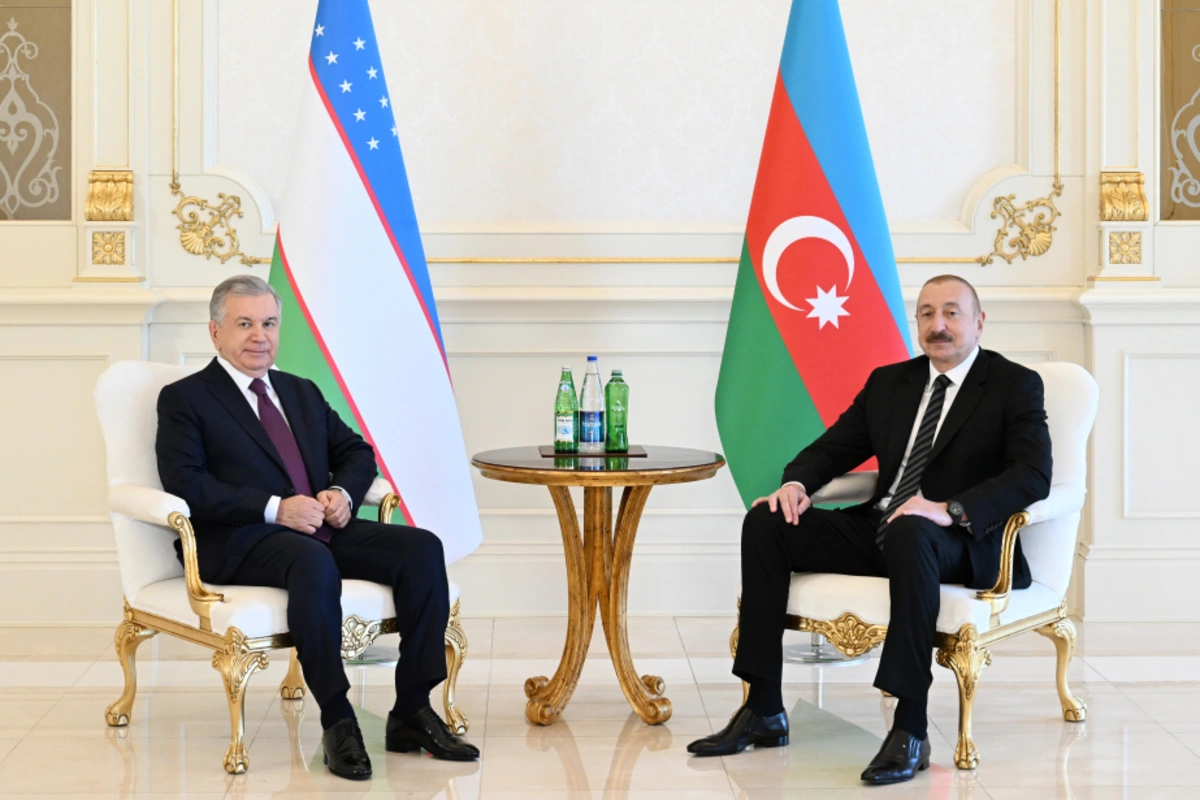 İlham Əliyevin Şavkat Mirziyoyevlə təkbətək görüşü başlayıb