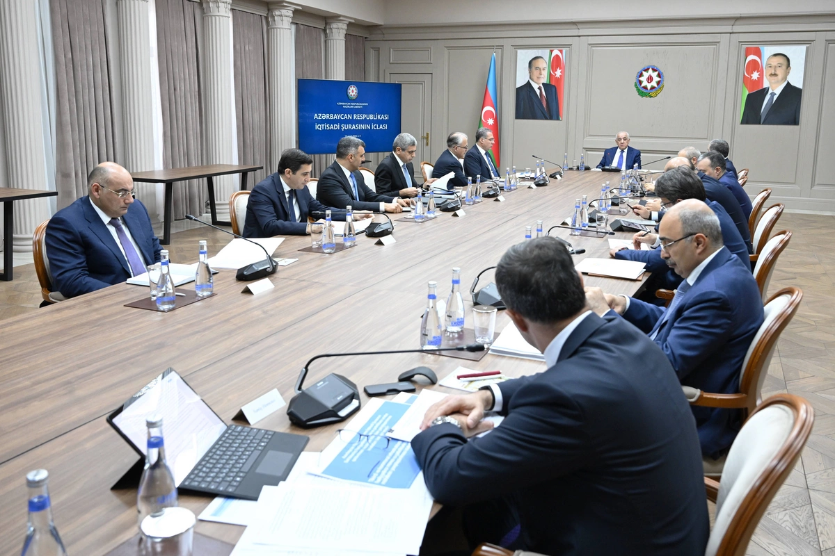 İqtisadi Şuranın iclası keçirildi: Qurumlara tapşırıqlar verildi