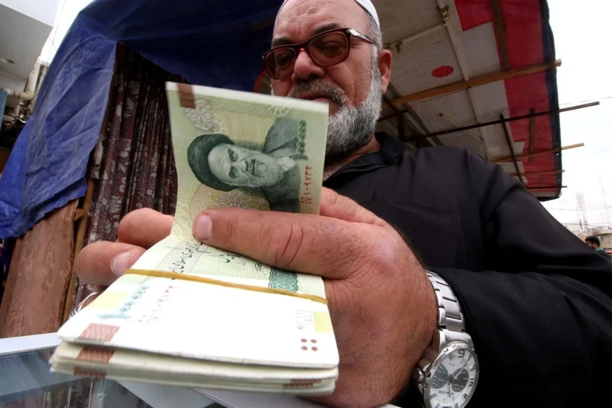 İranda dolların məzənnəsi rekord qırdı