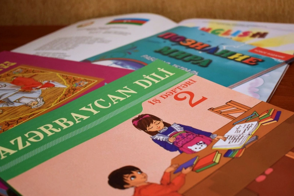 İş dəftərləri şəxsi vəsait hesabına alınmalıdır?