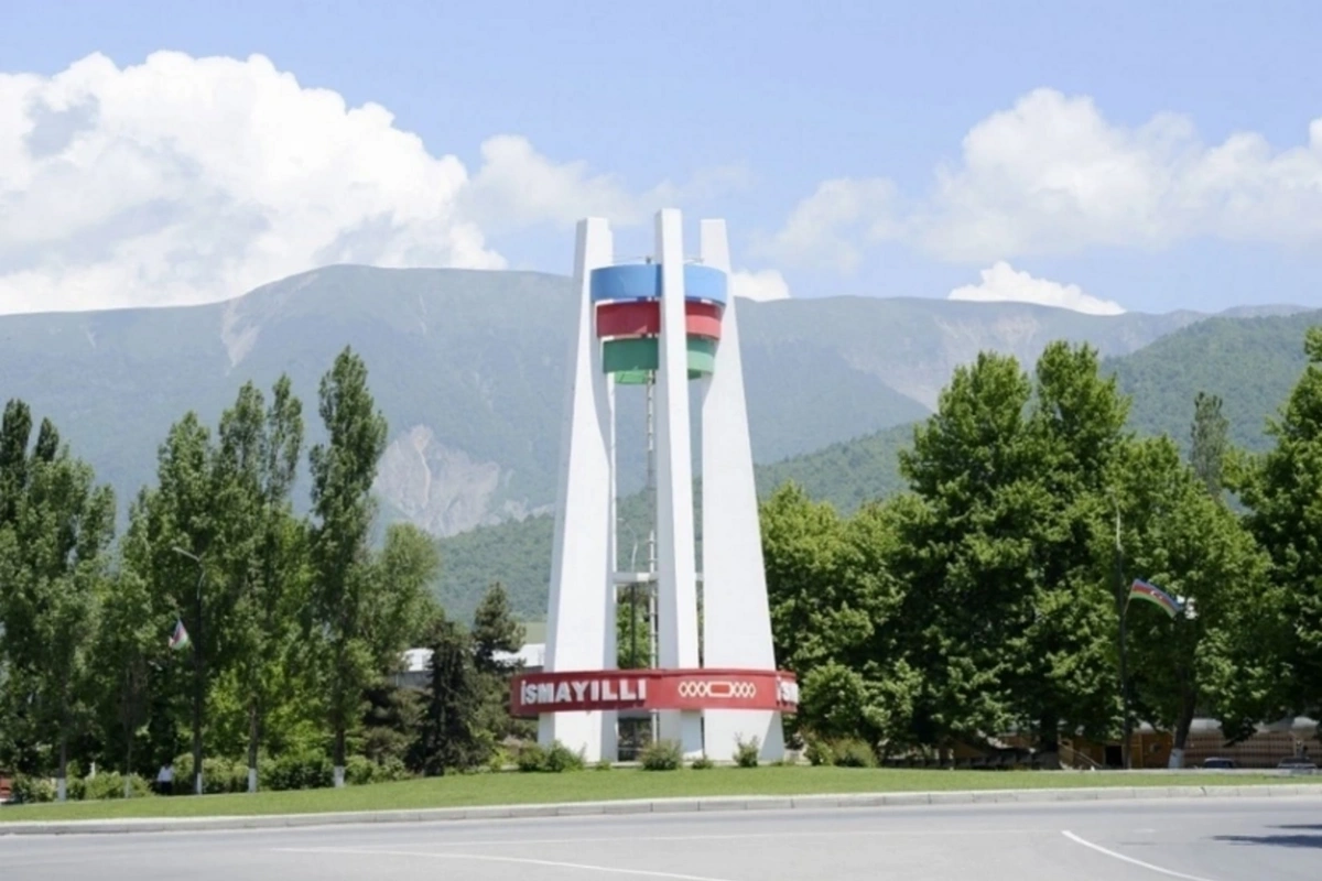 İsmayıllıda rayonun adı yazılmış memarlıq kompozisiyası niyə söküldü? İsmayıllıda rayonun adı yazılmış memarlıq kompozisiyası niyə söküldü?