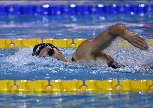Kanadalı üzgüçü dünya çempionatında yeni rekord müəyyənləşdirib