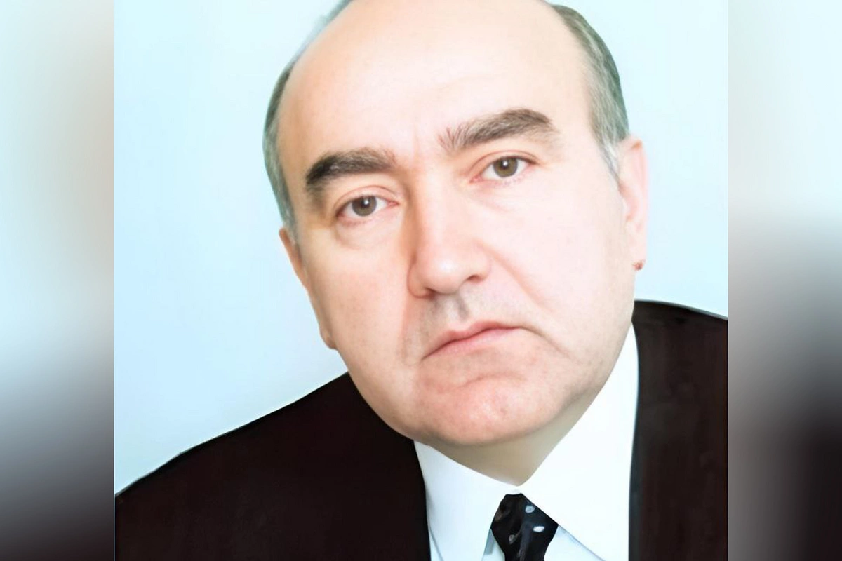 Keçmiş nazirin ölkədən çıxışına 