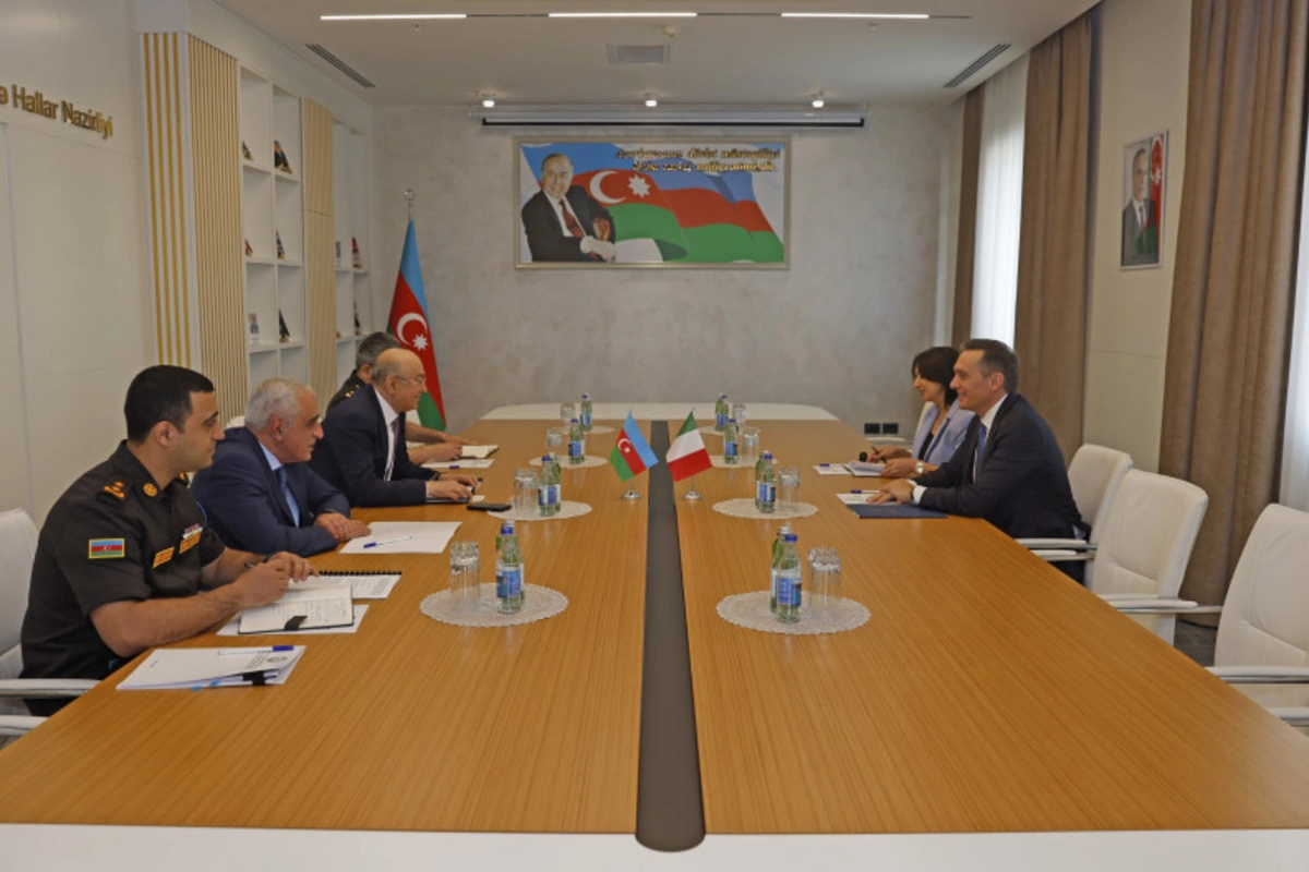 Kəmaləddin Heydərov İtaliyanın ölkəmizdəki fövqəladə və səlahiyyətli səfiri ilə görüşüb