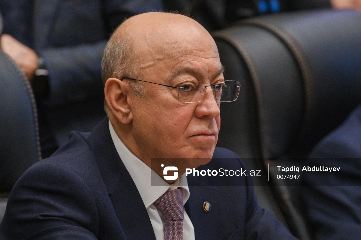 Kəmaləddin Heydərov rəisi təqaüdə göndərdi