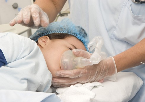 Şəkidə avtomobillə vurulan piyada Bakıya gətirilib Şəkidə avtomobillə vurulan piyada Bakıya gətirilib