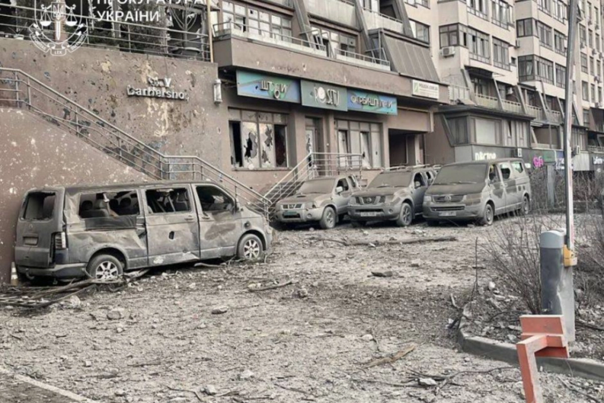 Kiyevə raket hücumu zamanı Azərbaycanın Ukraynadakı səfirliyinə ciddi ziyan dəyib Kiyevə raket hücumu zamanı Azərbaycanın Ukraynadakı səfirliyinə ciddi ziyan dəyib