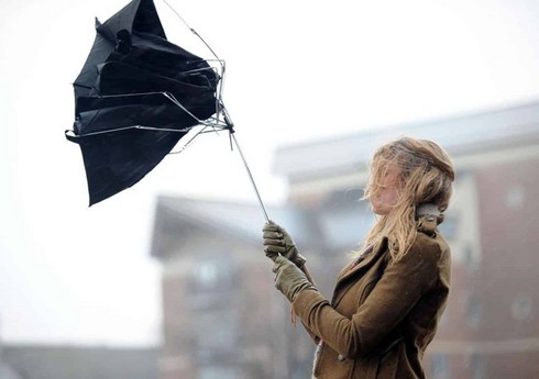 Küləkli hava gecə saatlarınadək davam edəcək - FAKTİKİ HAVA