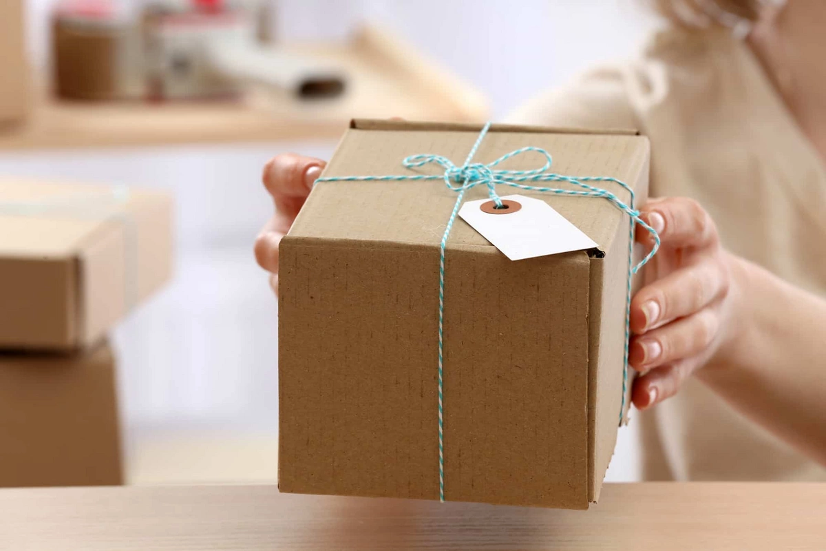 Komitə sədri gömrükdə sahibsiz qalan mallardan DANIŞDI