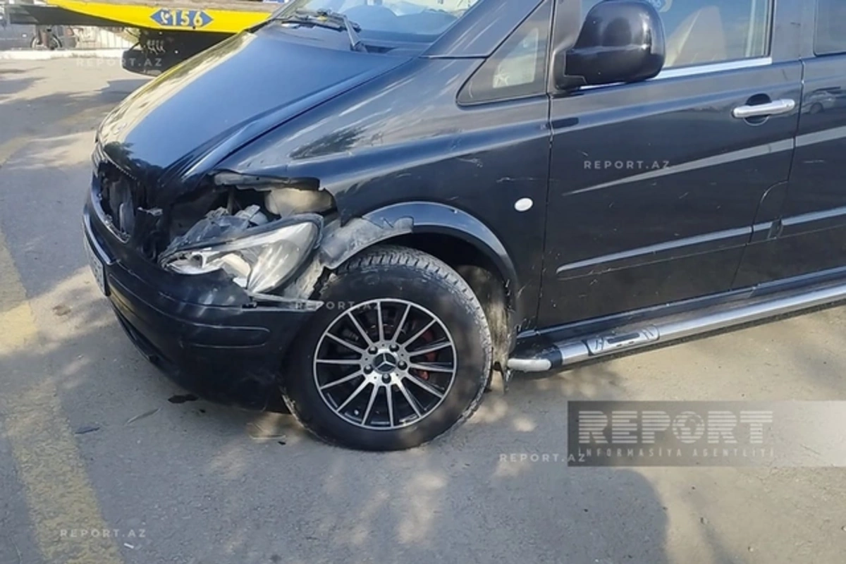 Kürdəmirdə mikroavtobus heyvan sürüsünə çırpılıb: 10 baş qoyun tələf olub