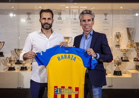 La Liqa klubu baş məşqçisi ilə müqavilənin müddətini uzadıb