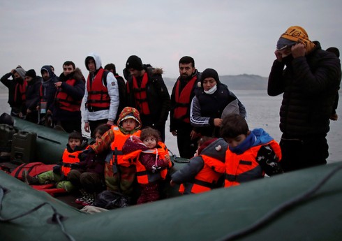 La-Manş boğazı ilə Britaniyaya gedən miqrantların sayı 60 faiz artıb