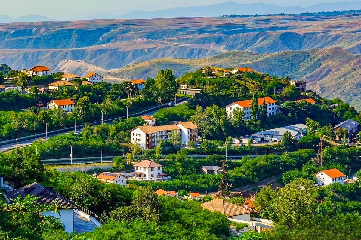 Laçında 