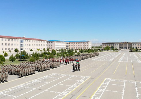 Əlahiddə Ümumqoşun Orduda gənc əsgərlər növbəti xidmət yerlərinə göndərilib