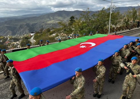 Laçın şəhərində Zəfər Günü münasibətilə Bayraq yürüşü keçirilib