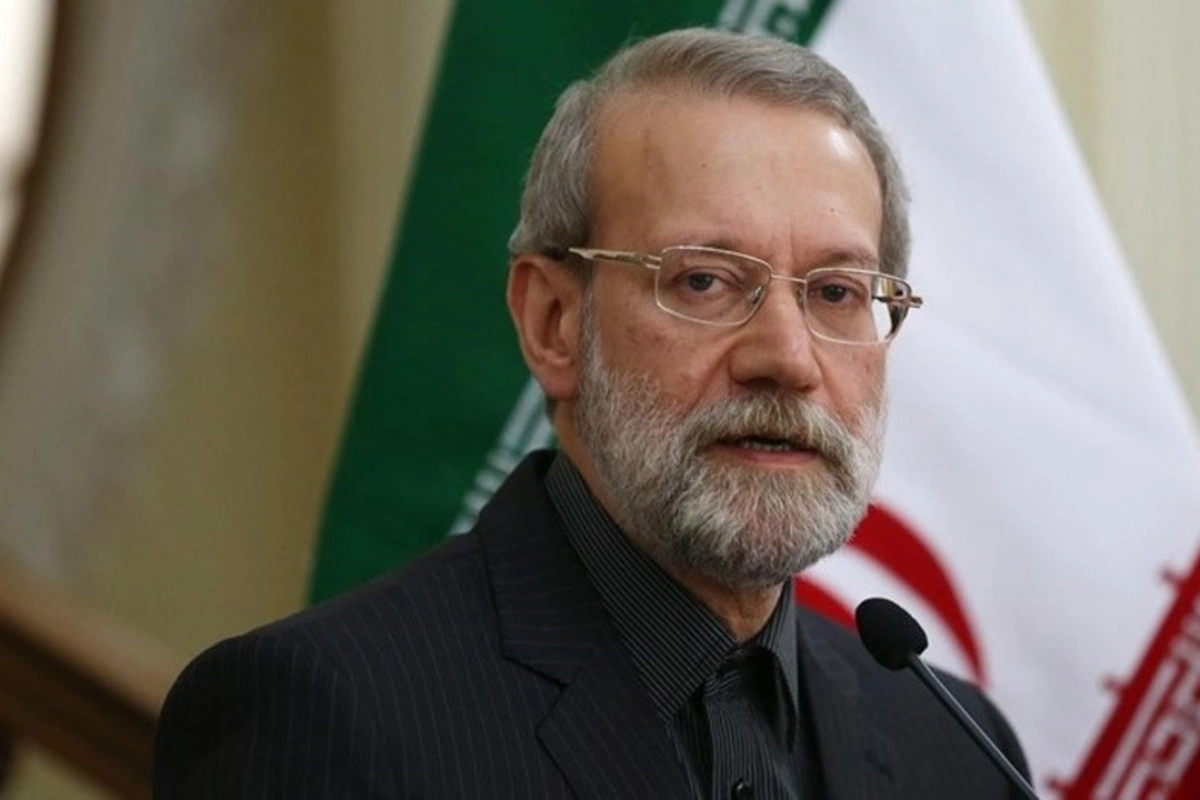 Laricani Ermənistan Təhlükəsizlik Şurasının katibini İrana dəvət edib