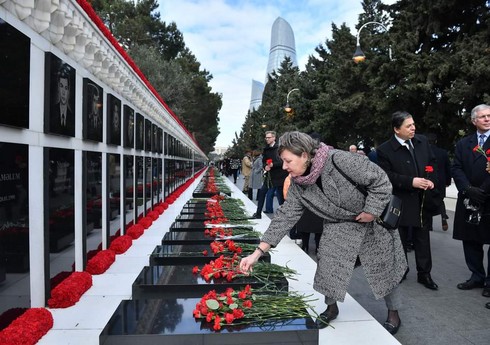 Latviya səfirliyi: 