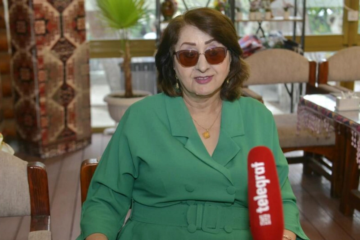 Leyla Axundzadə: 