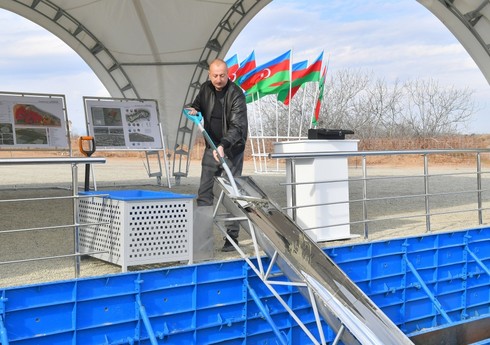 İlham Əliyev Ağdamın Baş Qərvənd kəndinin təməlini qoyub