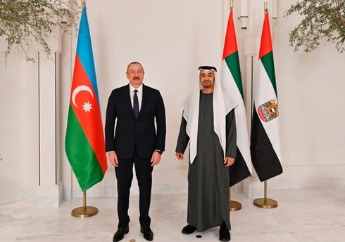 İlham Əliyev BƏƏ Prezidentinə zəng edib İlham Əliyev BƏƏ Prezidentinə zəng edib