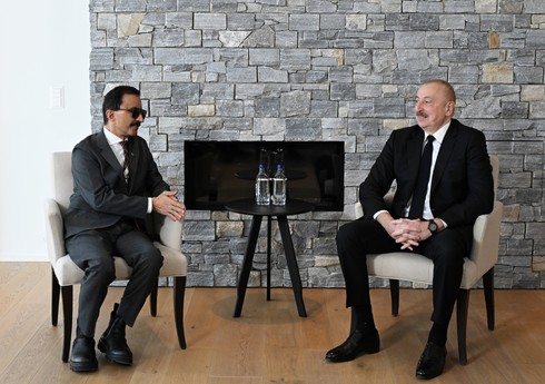 İlham Əliyev Davosda “DP World” şirkətlər qrupunun sədri və icraçı direktoru ilə görüşüb